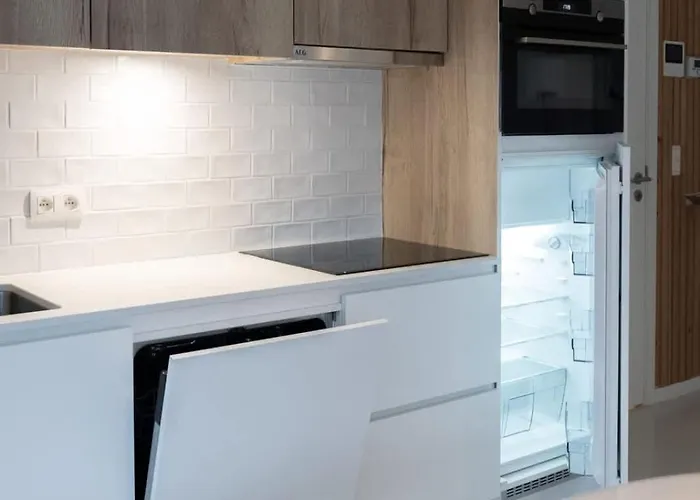 Modern 2-bedroom With Balcony Apartment