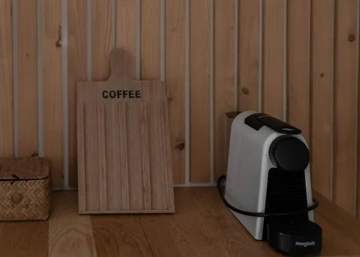 Modern 2-bedroom With Balcony *